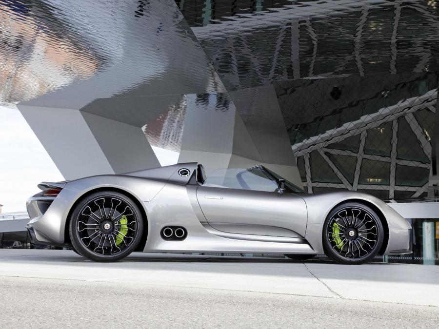  Porsche 918 Spyder Concept 2010 года  (фото 30 из 54)